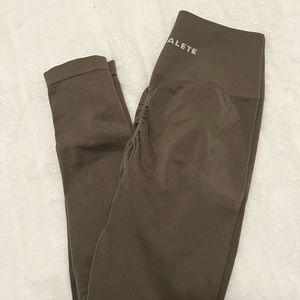 ALPHALETE AMPLIFY LEGGING